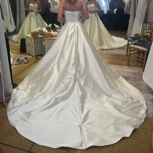 White strapless wedding dress